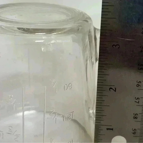 Vintage Pyr-o-Rey 240 mL glass measuring cup, made in Mexico - Picture 6 of 7